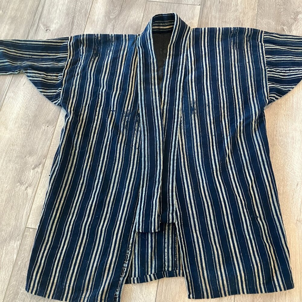 Vintage short Japanese kimono with boro patching in navy and white